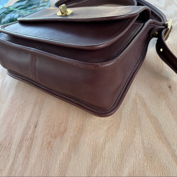 Coach Vintege Crossbody Bag - Picture 6 of 16